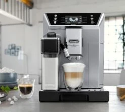 DELONGHI PrimaDonna Class ECAM 550.85.MS Garantie 3 Ans -Kafftec Magasin 550.85.ms expresso broyeur delonghi boissons