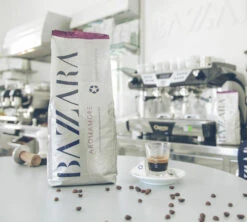 1kg Café En Grain Aromamore Arabica/Robusta - BAZZARA 12 1kg Café En Grain Aromamore Arabica/Robusta - BAZZARA -Kafftec Magasin cafeengrainbazzaraaromamorekgillustration1