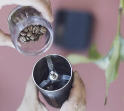 Moulin à Café COMANDANTE C40 MK4 Nitro Blade American Cherry 9 Moulin à Café COMANDANTE C40 MK4 Nitro Blade American Cherry -Kafftec Magasin comandante mk4 internal 1 1