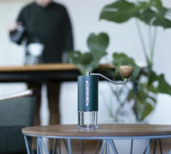 Moulin à Café Manuel COMANDANTE C40 MK4 Nitro Blade Racing Green -Kafftec Magasin comandante racinggreen 4