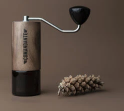 Moulin à Café COMANDANTE C40 MK4 Nitro Blade Virginia Walnut 8 Moulin à Café COMANDANTE C40 MK4 Nitro Blade Virginia Walnut -Kafftec Magasin comandante virginia walnut 2