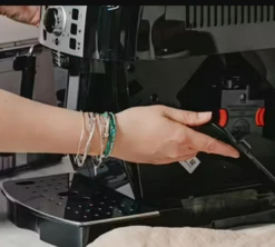 DELONGHI Magnifica ECAM 22.140.B - Garantie 3 Ans -Kafftec Magasin entretien delonghi magnifica s