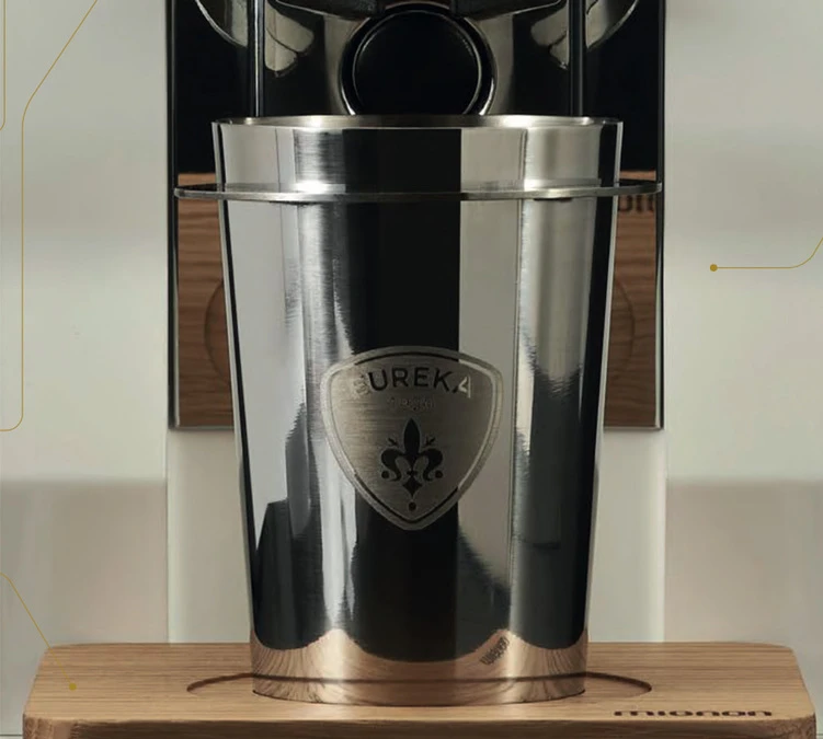 Moulin à Café EUREKA ORO Mignon Single Dose Blanc Et Bois De Chêne Avec Blow Up 4 Moulin à Café EUREKA ORO Mignon Single Dose Blanc Et Bois De Chêne Avec Blow Up – Image 2