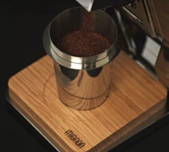 Moulin à Café EUREKA ORO Mignon Single Dose Blanc Et Bois De Chêne Avec Blow Up 7 Moulin à Café EUREKA ORO Mignon Single Dose Blanc Et Bois De Chêne Avec Blow Up -Kafftec Magasin eureka single dose details3