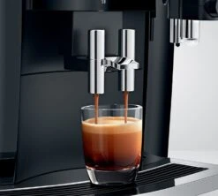 JURA S8 PianoBlack 2020 Smart Connect Inclus Garantie 3 Ans -Kafftec Magasin expresso broyeur s8 pianoblack extraction ambiance