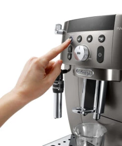 DELONGHI Magnifica S Smart FEB 2541.TB Titanium Garantie 3 Ans -Kafftec Magasin feb 2541.tb mano 1