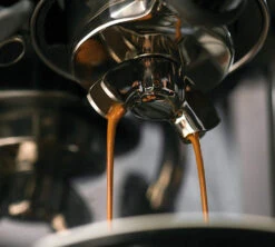 Machine Expresso SAGE The Barista Touch SES880BTR4EEU1 Black Truffle 13 Machine Expresso SAGE The Barista Touch SES880BTR4EEU1 Black Truffle -Kafftec Magasin sage baristatouch coffee