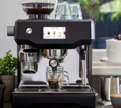 Machine Expresso SAGE The Oracle Touch SES990BTR4EEU1 Black Truffle -Kafftec Magasin sage oracletouch black 2