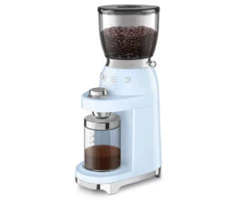 Moulin à Café SMEG Bleu Azur CGF01PBEU Années 50 7 Moulin à Café SMEG Bleu Azur CGF01PBEU Années 50 -Kafftec Magasin smeg broyeur bleu 3
