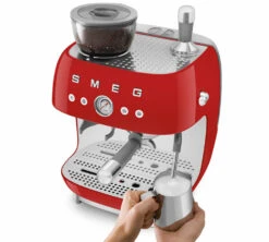 Machine Expresso SMEG EGF03RDEU Rouge Années 50 Avec Moulin Intégré -Kafftec Magasin smeg egf03 rouge 3